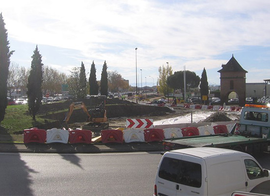 Entrée Nord de Muret rénovée par l'entreprise de gestion et création d'espaces verts : Mayet Parcs et Jardins